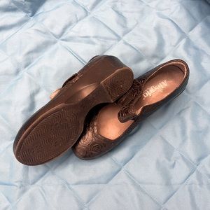 Algeria Women’s Black embossed leather Mary Jane 39